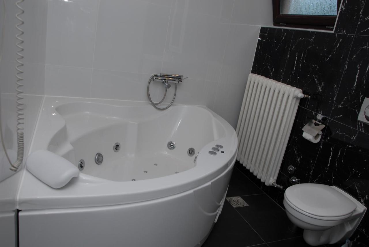Spa Hotel Grand Krupanj ภายนอก รูปภาพ